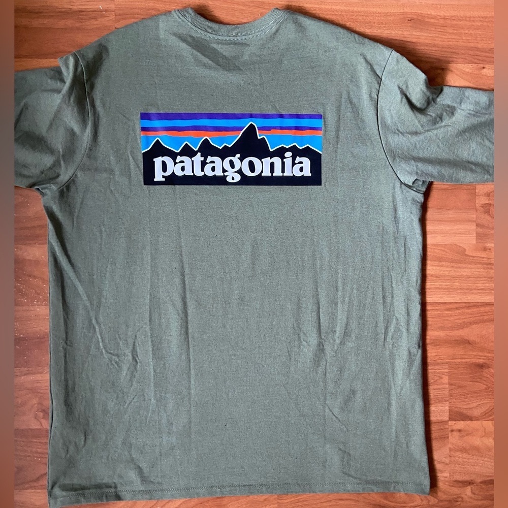 Patagonia Long Sleeve P-6 Logo Responsibili-Tee T-Shirt Men’s L Sage/Army Green